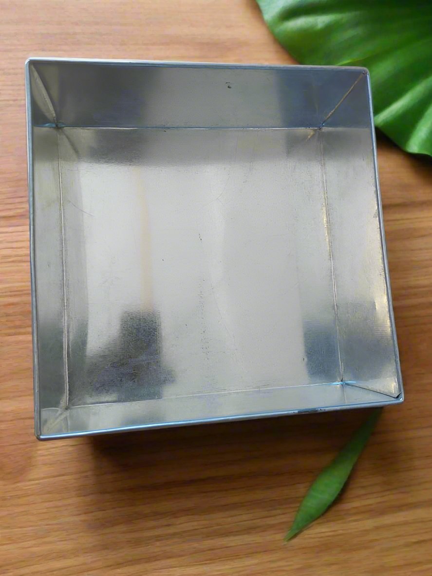 Square shaped baking tins it comes in 5 sizes (5",6",8",10",12"),