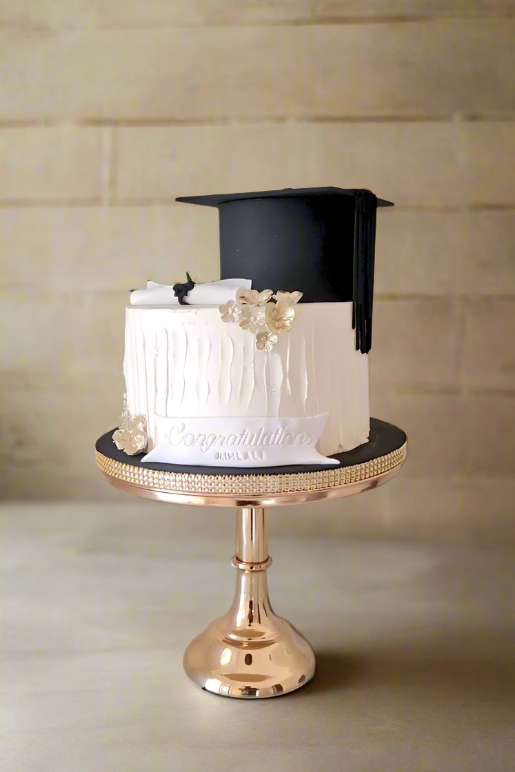 Black/White graduation cake